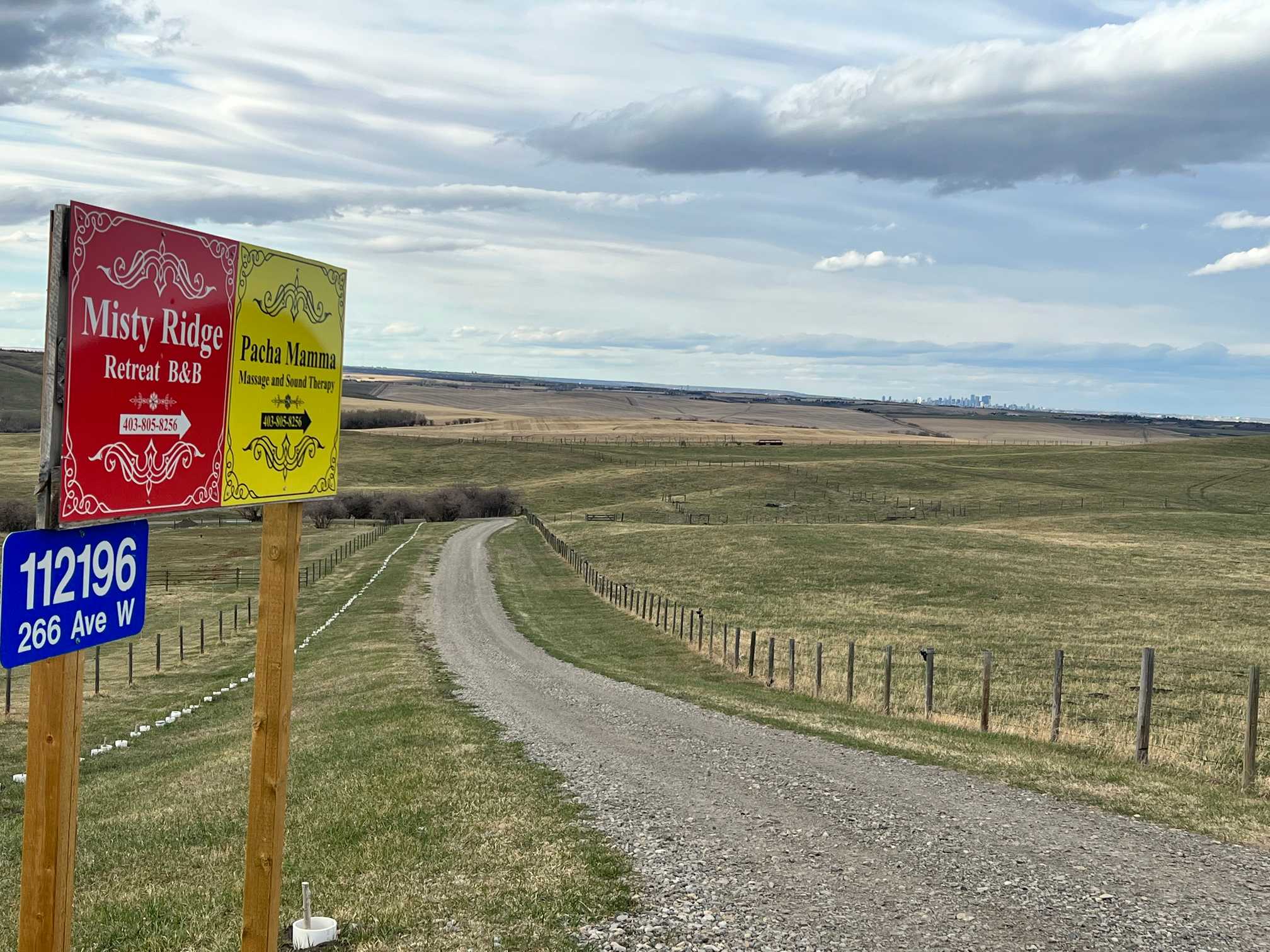 5 Star Bed and Breakfast Near Calgary, AB Alberta B&B Retreat Misty